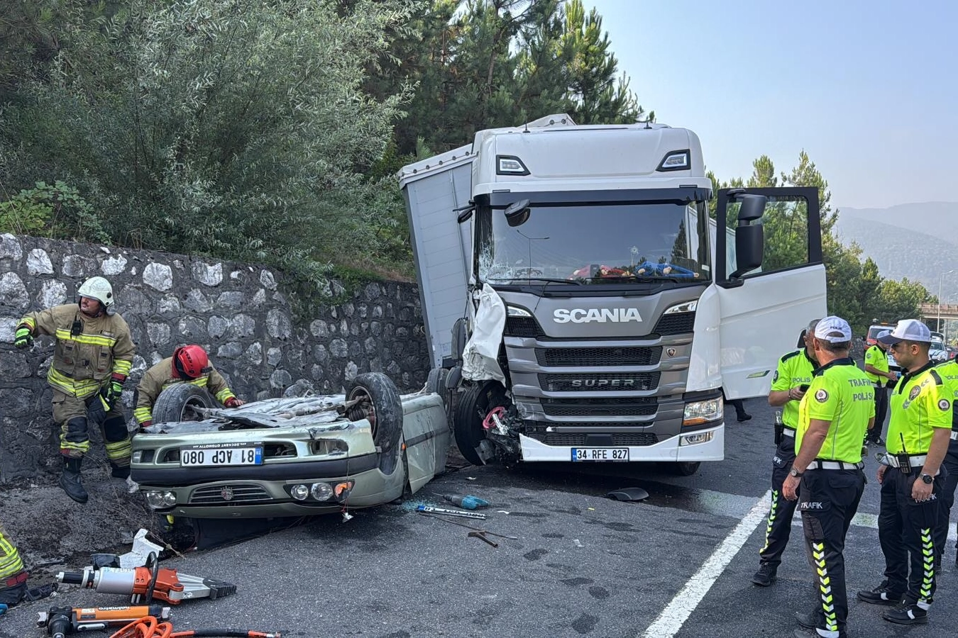 Düzce’de otomobil ile tır çarpıştı: 1 ölü 