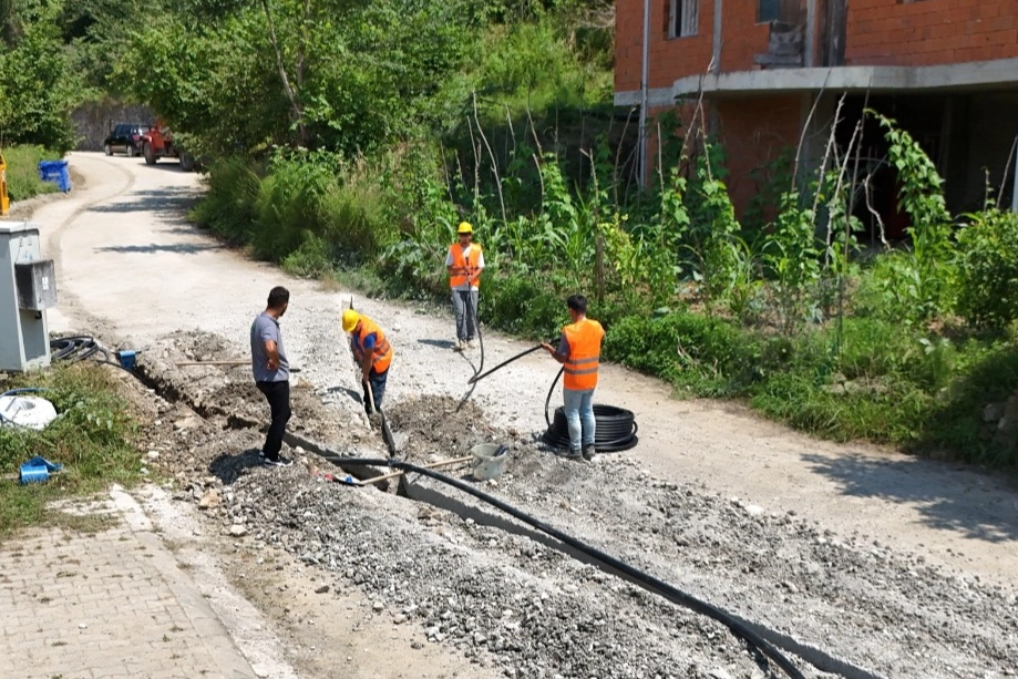 Trabzon Büyükşehir’den Araklı Ortaköy’e güçlü altyapı 