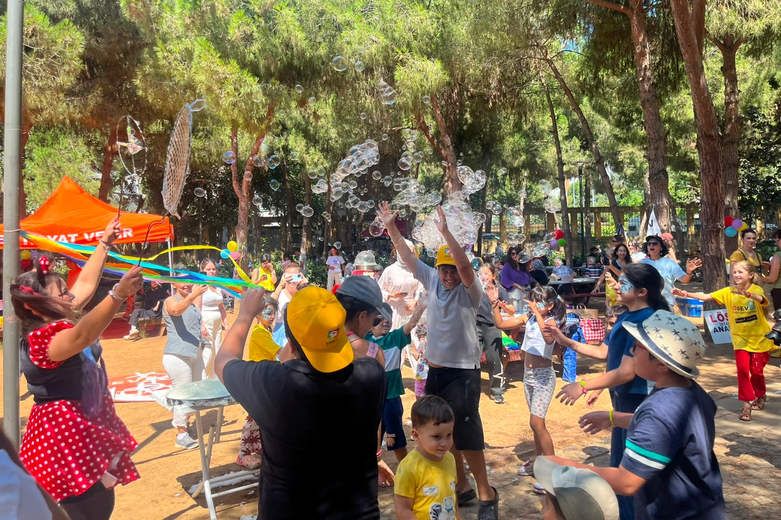 LÖSEV'den İstanbul'da büyük aile pikniği 
