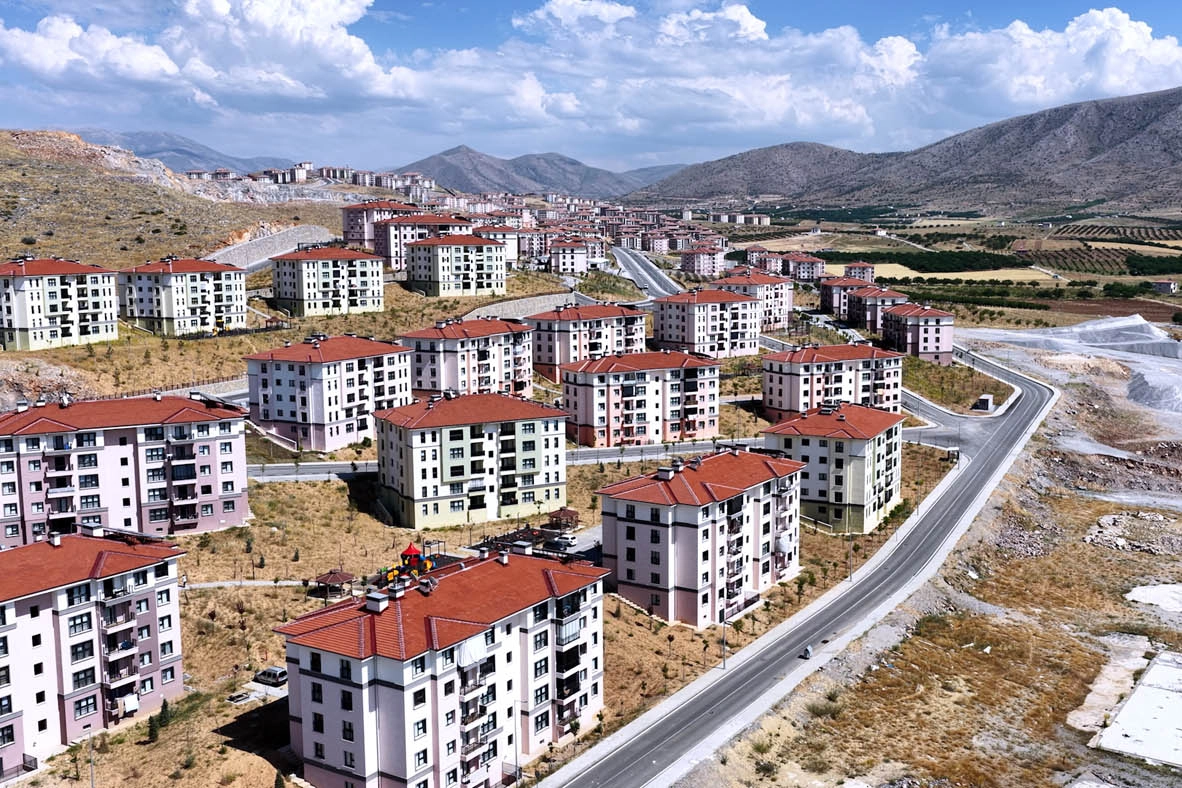 Bakan Kurum: Teslim edilen her yuvada güven var 