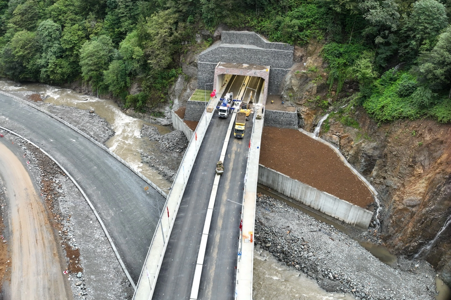 Rize Ayder'e ulaşım 20 dakika kısalacak 