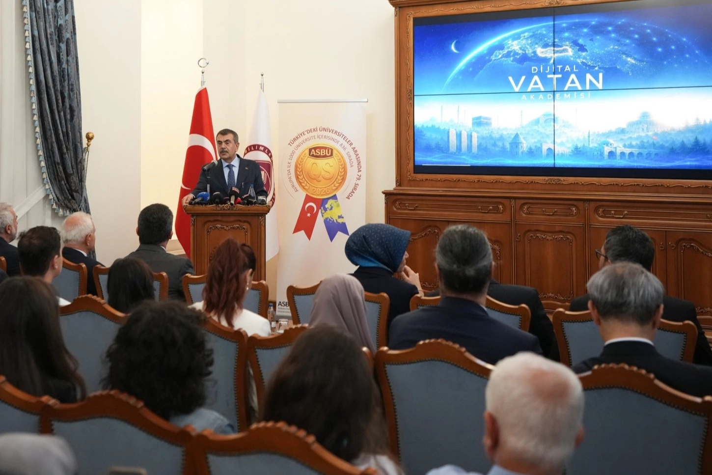 Bakan Tekin'den 'dijital vatan' dersi 