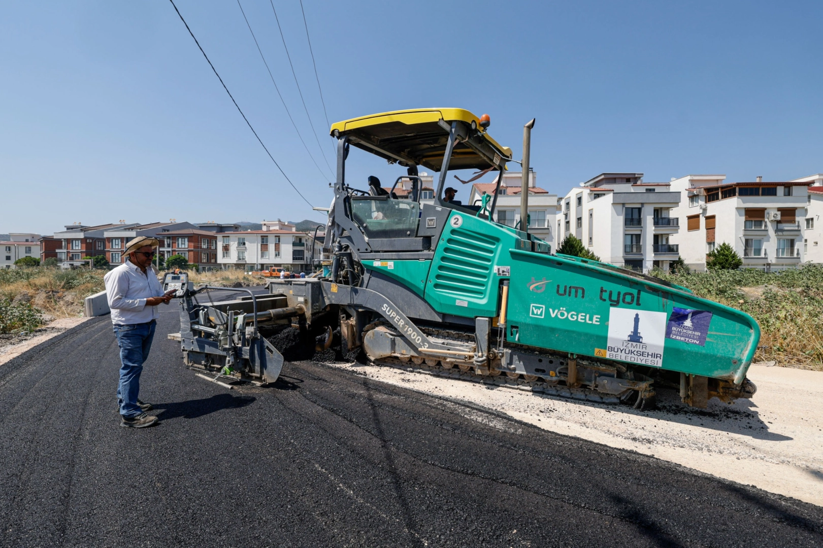 İzmir Bergama’da yollar yenileniyor 
