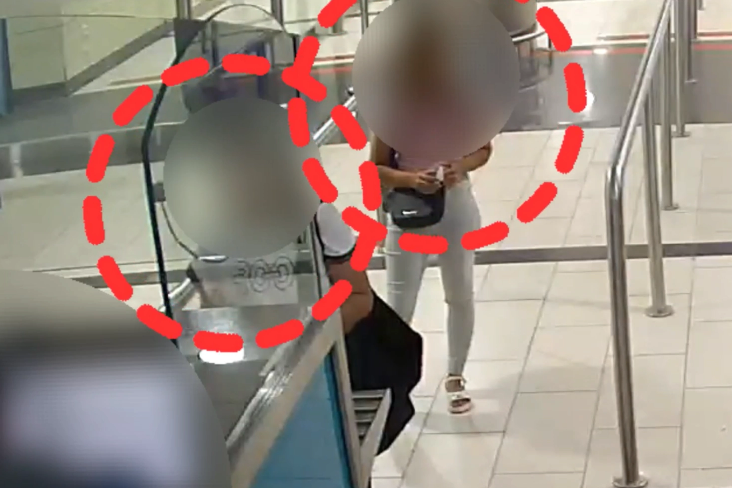 Antalya’da tramvayda yankesicilik: 2 tutuklama 