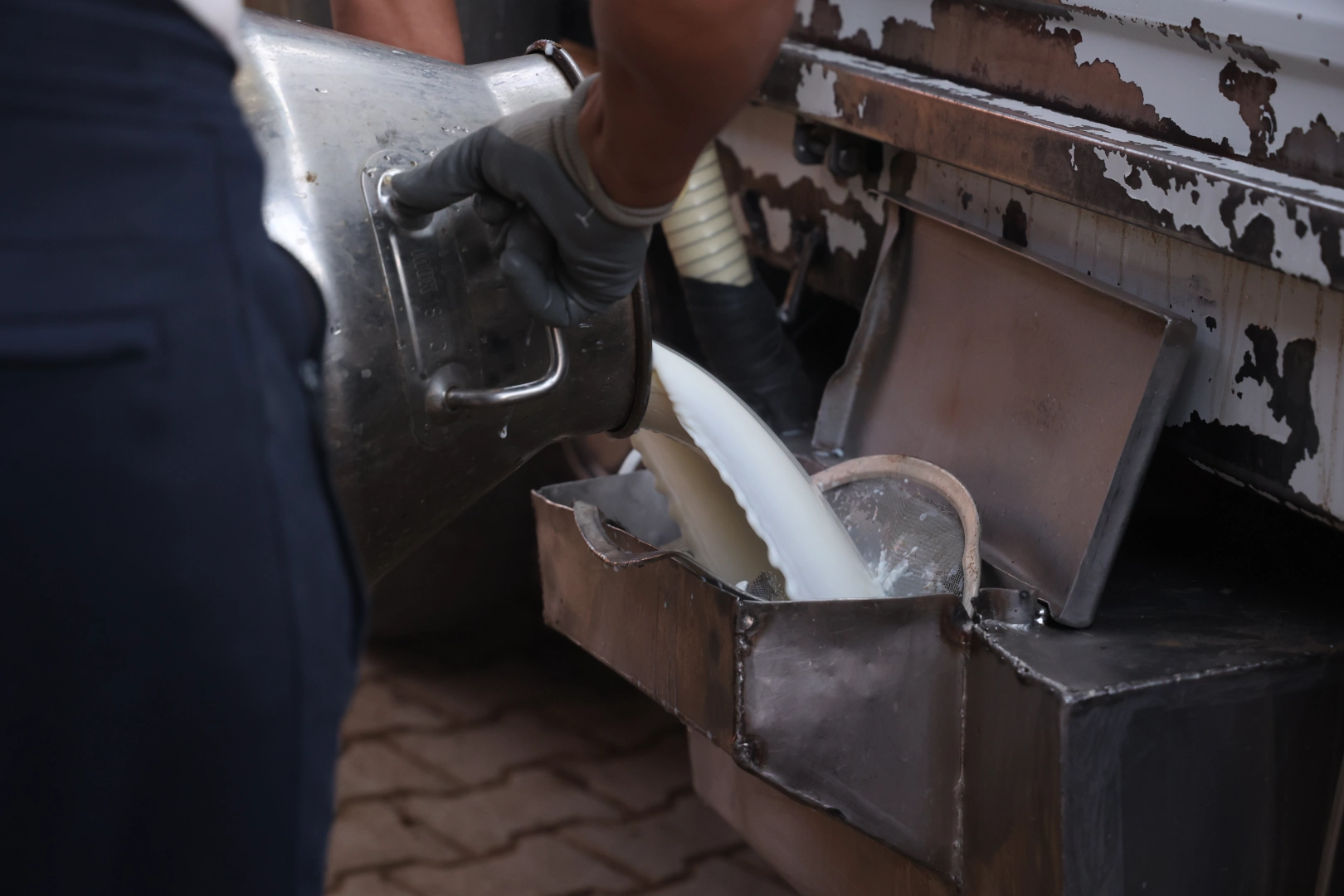 Antalya'da süt üreticilerine tank desteği 