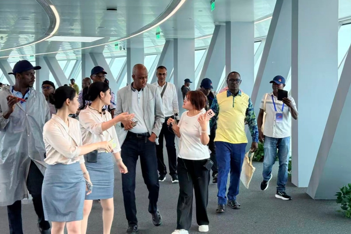 Xinhua Silk Road: Afrika gençlik medya heyeti, Çin'in Hunan Eyaleti'nde Çin-Afrika işbirliğinin yeni ufuklarını keşfediyor 