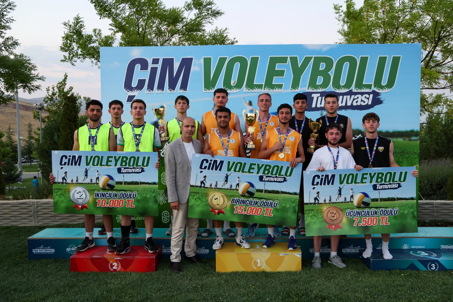 Konya Selçuklu'da 'Çim Voleybolu'na muhteşem final 