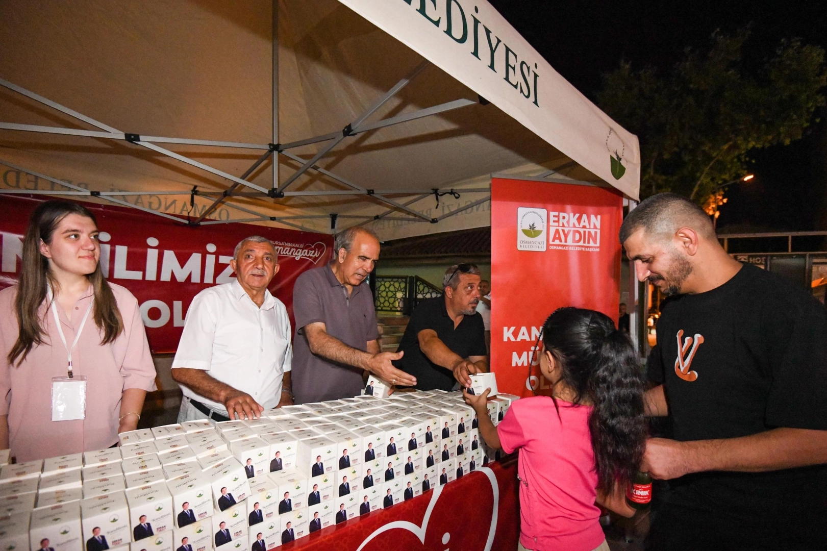 Bursa Osmangazi'de Mevlit Kandili’nde geleneksel ikram 