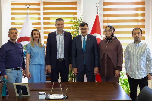 Kütahya'da Başkan Kahveci’den Eczacı Odası’na ziyaret 