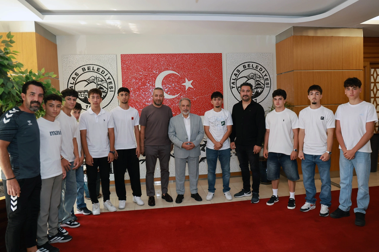 Talas Belediyespor'dan Kayserispor'a 9 oyuncu 