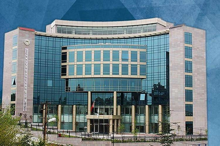 TBB’den avukatlar için yapay zeka kullanım rehberi... Mesleki sorumluluk yapay zekaya devredilemez 