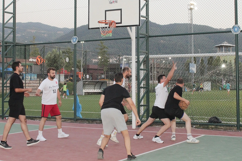 İMO Bursa Şubesi'nden 'Sokak Basketbolu' heyecanı 