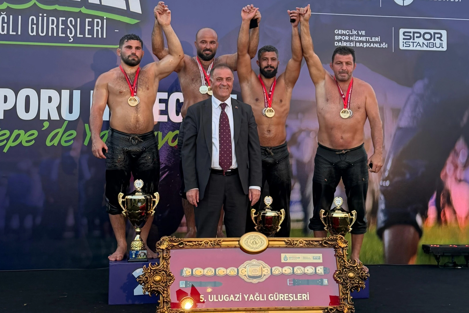 Orhan Okulu Ulugazi'nin yeni başpehlivanı oldu 