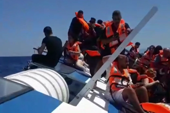 Türkiye'den Yavru Vatan'a arama kurtarma desteği... 5 yüzer unsur ile 2 helikopter bölgede 