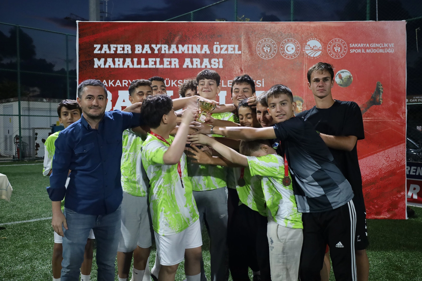 Sakarya'da Başkanlık Futbol Kupası’nda şampiyon Göktepe oldu 