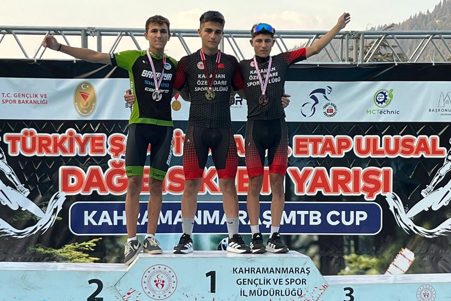 Sakaryalı sporcularından üç ayrı branşta başarı 