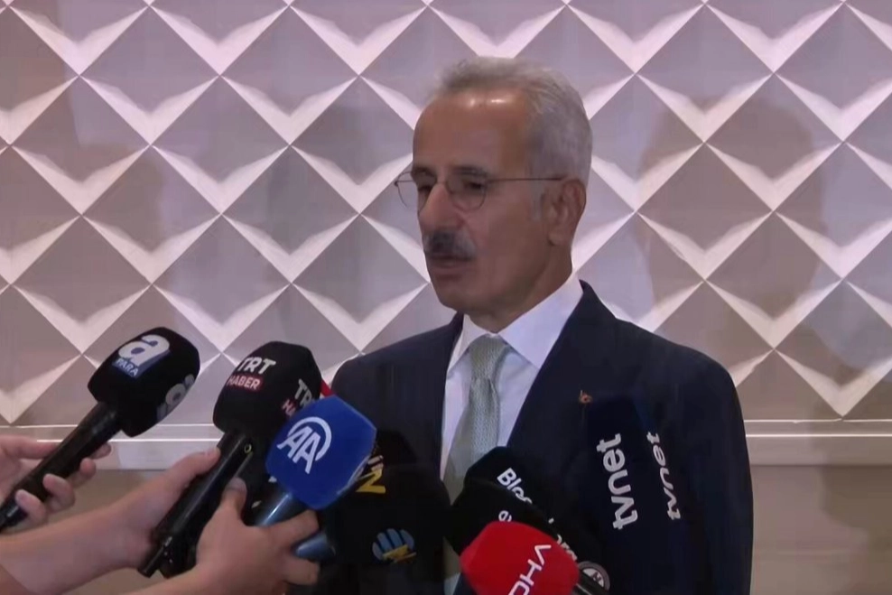 Bakan Uraloğlu: Geminin 11 dakikada battığı değerlendiriliyor 