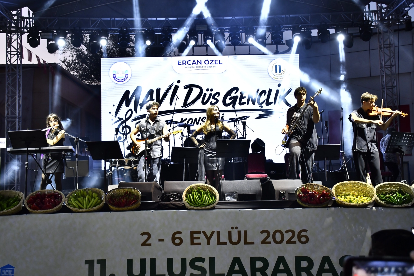 Yenişehir’in gençleri sahnenin tozunu attırdı 