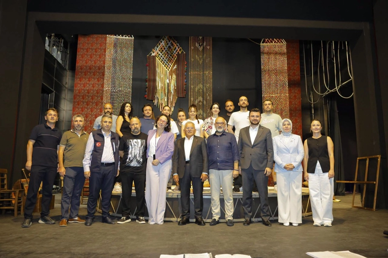 Kayseri Devlet Tiyatrosu'nda yeni sezon hazırlığı sürüyor 