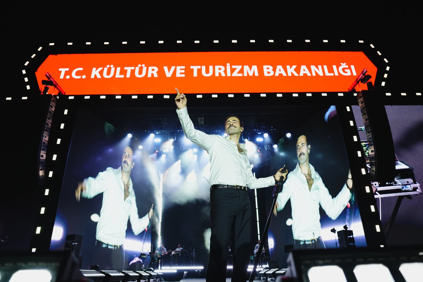 Kayseri'de Mert Demir'den müzik dolu gece 