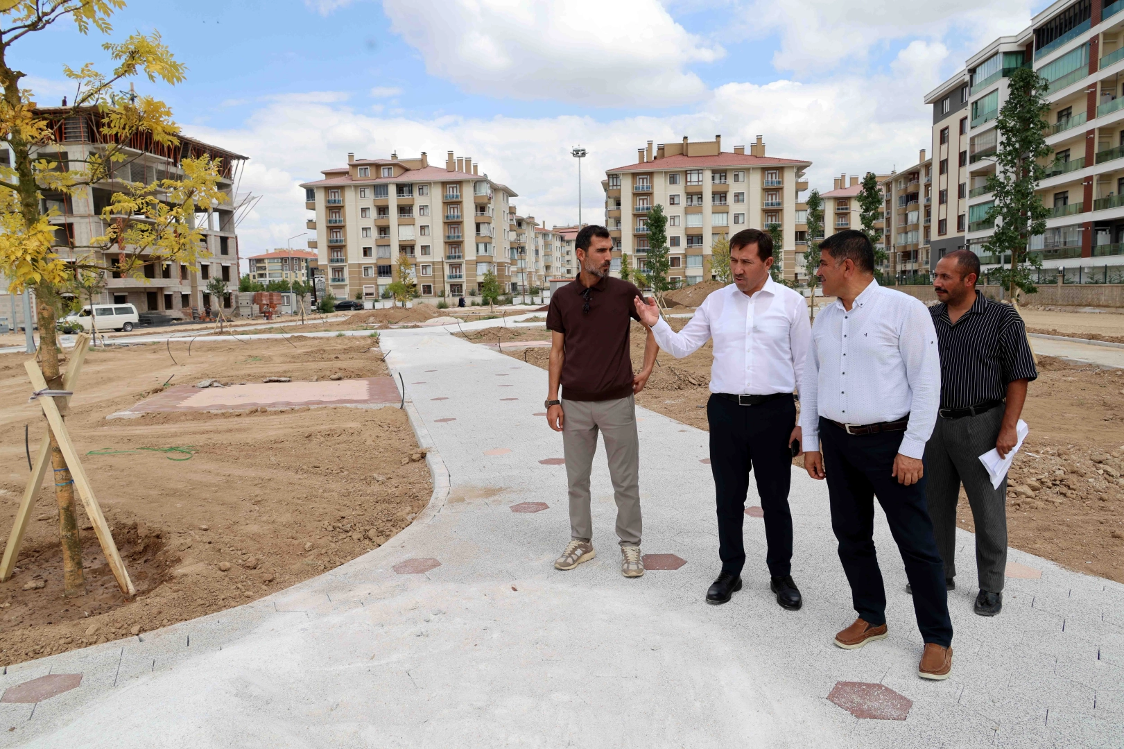 Konya Karatay'da yeşil dönüşüm mahallelerde sürüyor 