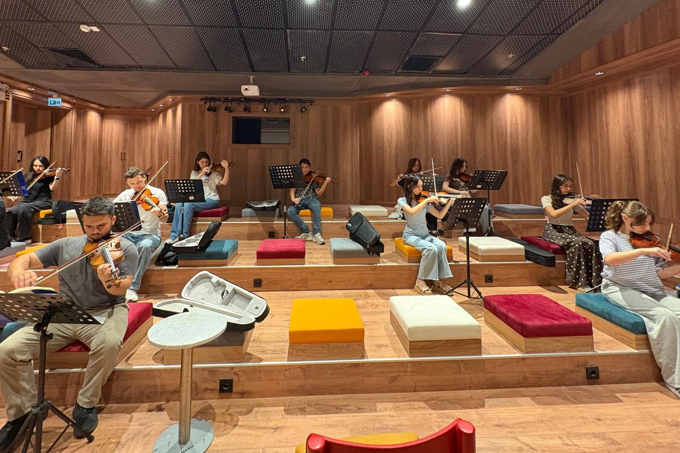 Sakarya'da Yaz Müzik Okulu’nda gençlerin yazı notalarla canlandı 