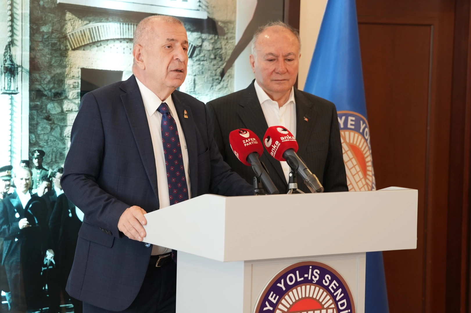 Prof. Dr. Özdağ: Köprü ve otoyolların 30 yıllığına satılması kabul edilemez 