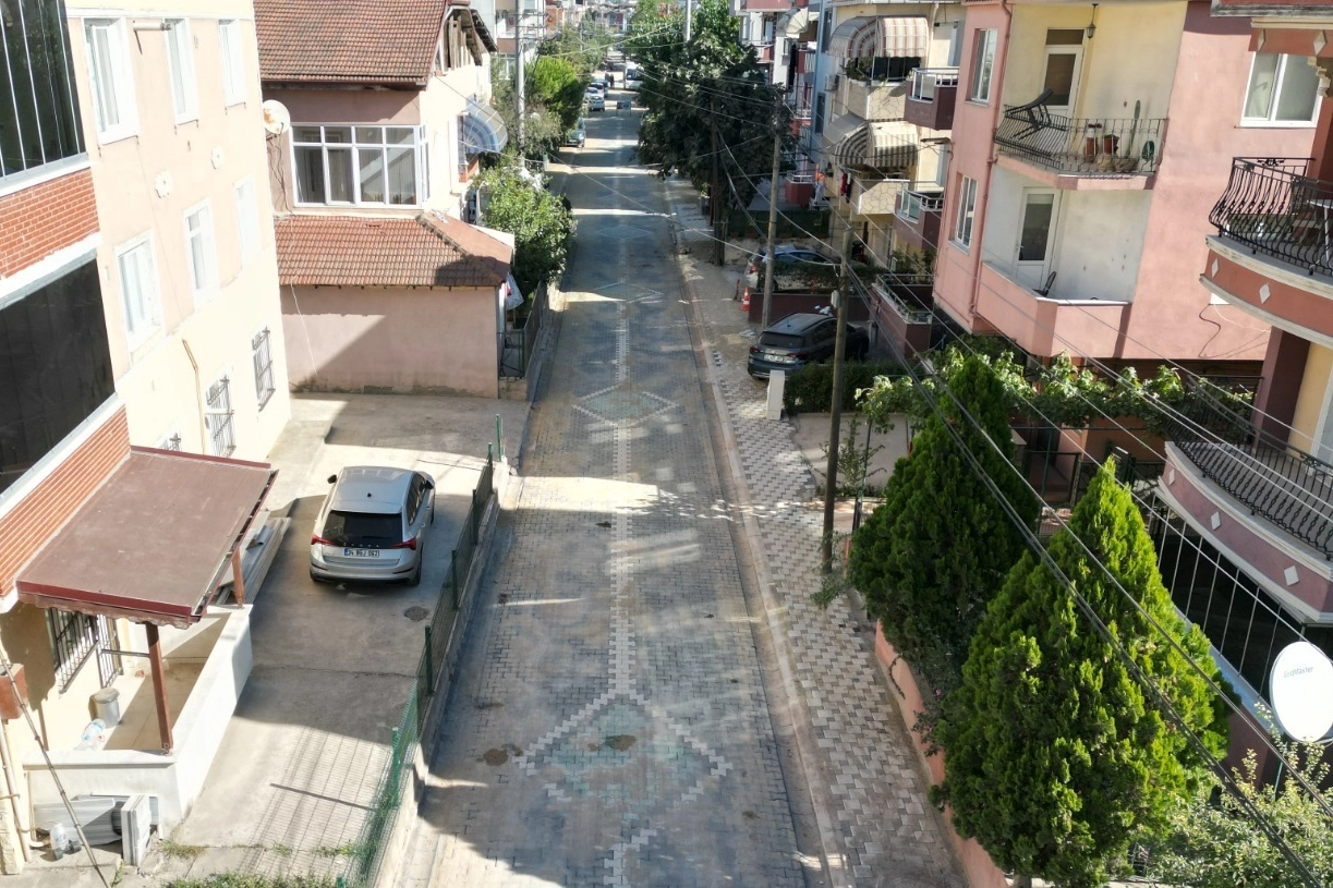 İzmit Yenişehir’de altyapı sonrası zarar gören yollara yenileme 