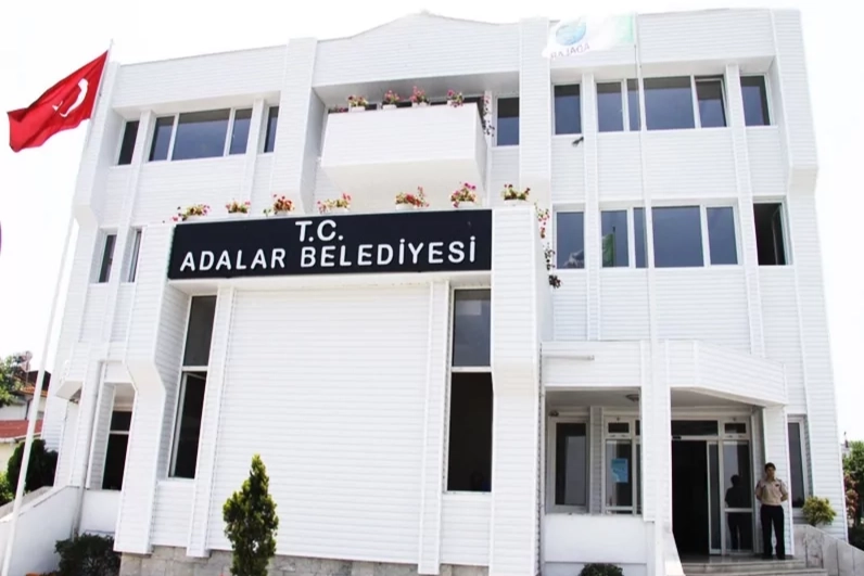 Adalar’da Başkan Vekili Medine Pamuk istifa etti! Meclis 21 Eylül’de yeni vekil seçecek 