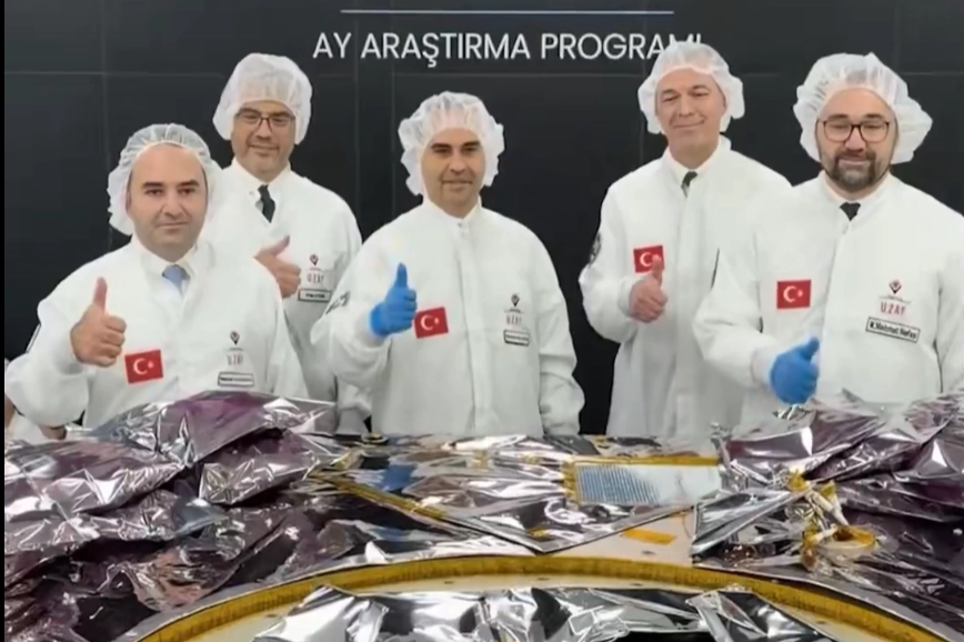 Uzay aracı çevresel testler için TUSAŞ'ta 