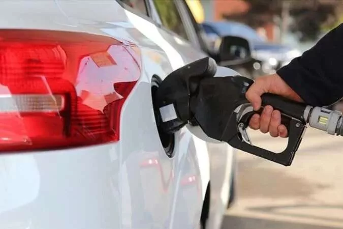 Motorinde yine yeni zam beklentisi... Litresi 100 lirayı aşabilir! 