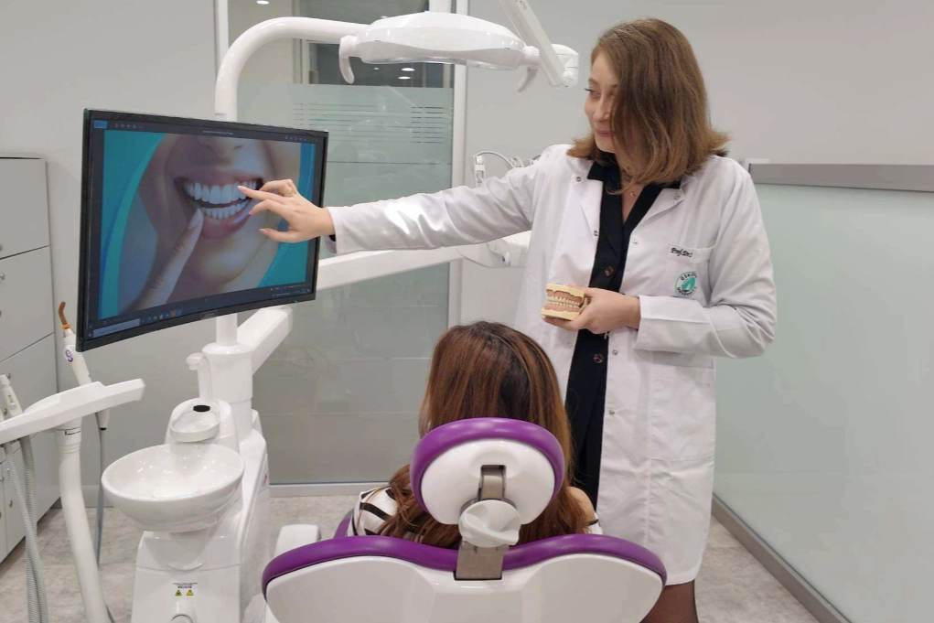 Diş hekimliği eğitimi teknoloji ve klinik deneyimle güçleniyor 
