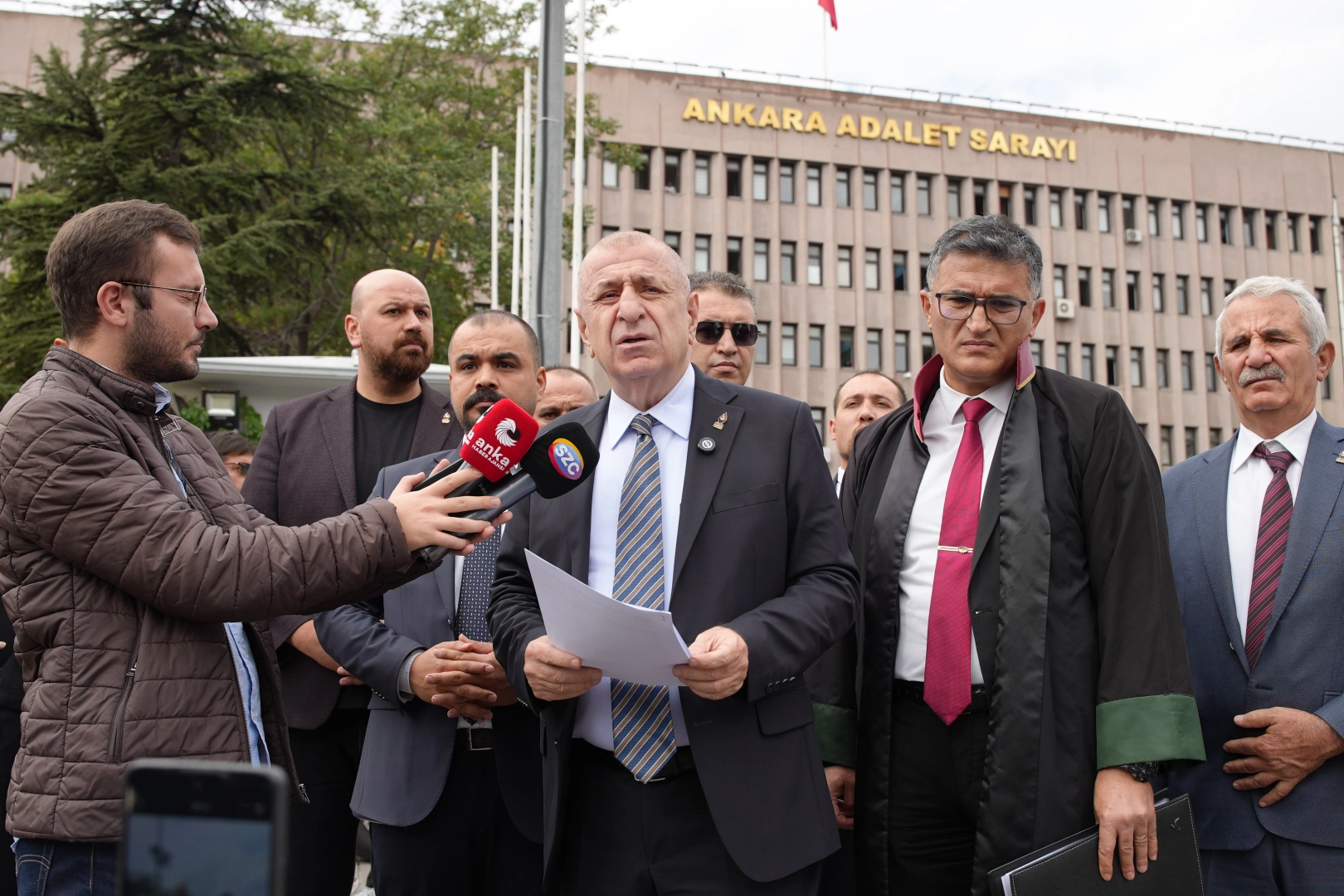 Ümit Özdağ’dan Diyarbakır’daki Kürtçe tabelalarla ilgili suç duyurusu 