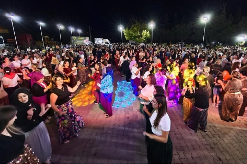 Keşan’da 2 bin kadın “Şalvar Gecesi”nde buluştu 
