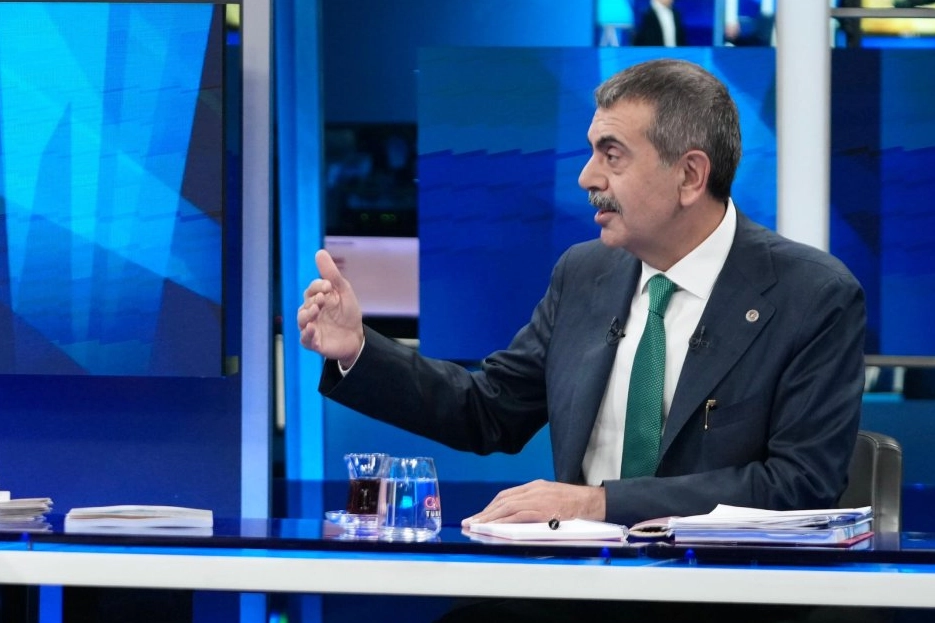 Bakan Tekin'den 'kılık kıyafet' vurgusu 