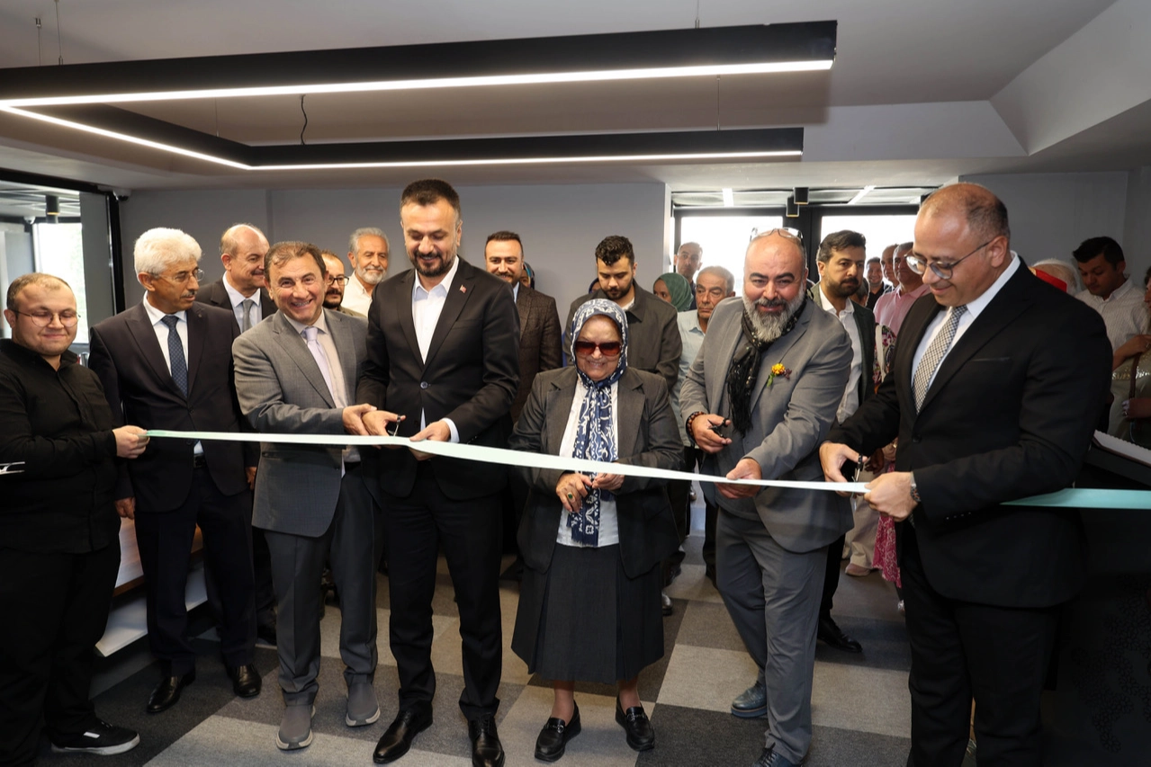 Kayseri Talas'ta “Tezhip-Hat-Ebru-Yakma Eserler Sergisi” açıldı 