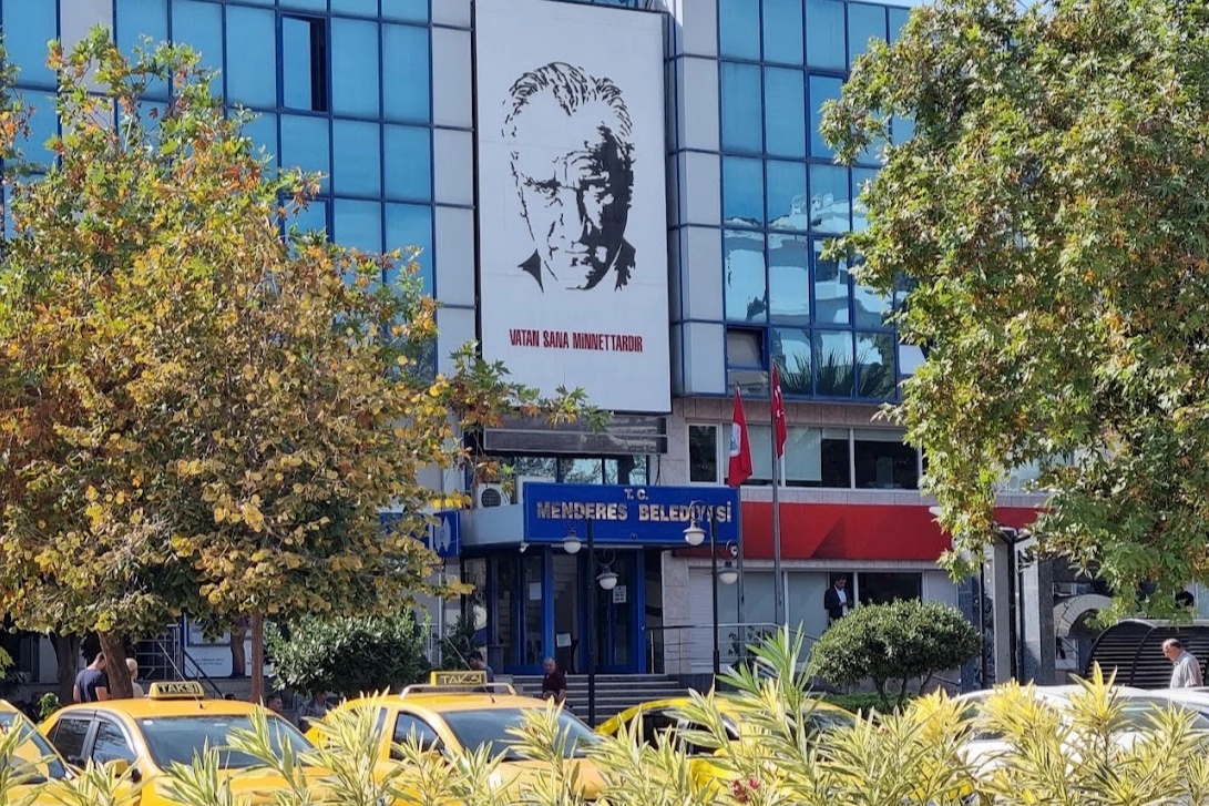 Menderes Belediyesi soruşturmasında 9 kişi daha gözaltına alındı 