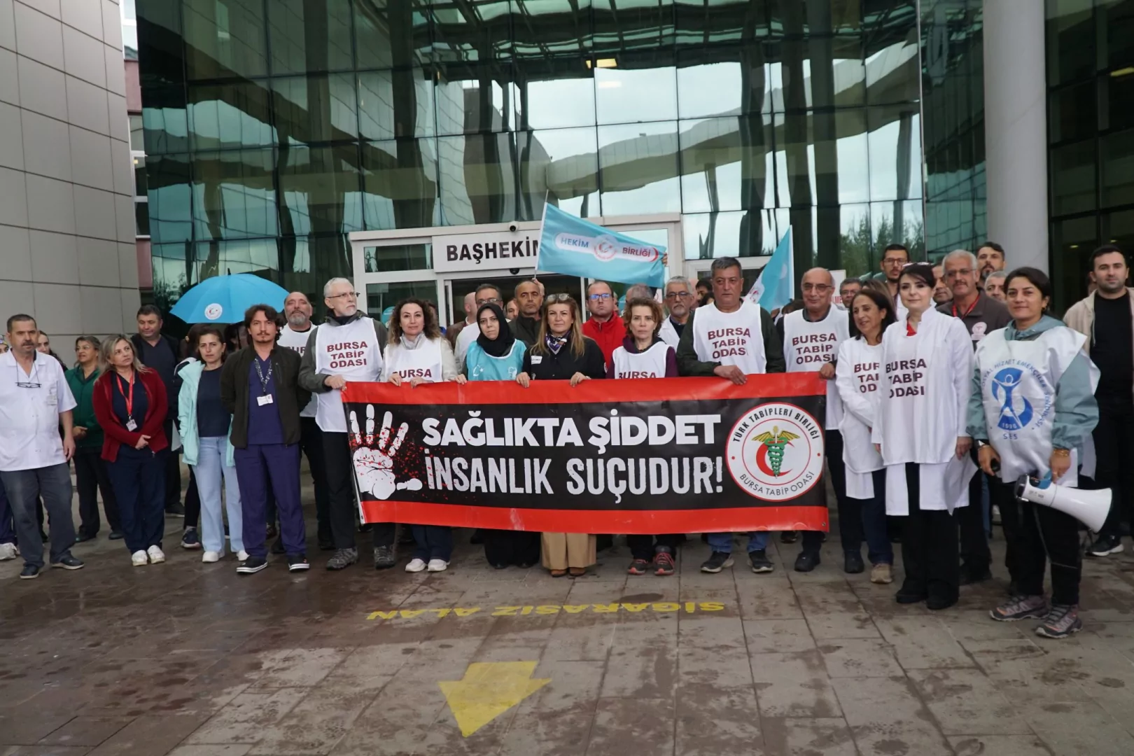 Mudanya’da sağlık örgütleri sağlık çalışanına şiddete karşı toplandı 