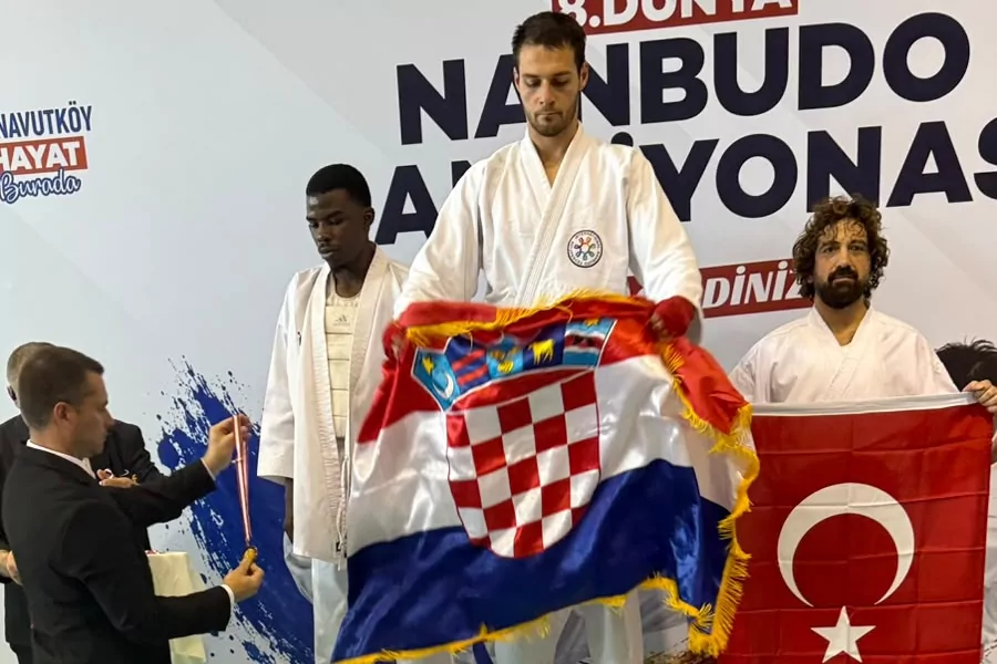 Karşıyakalı sporcu 