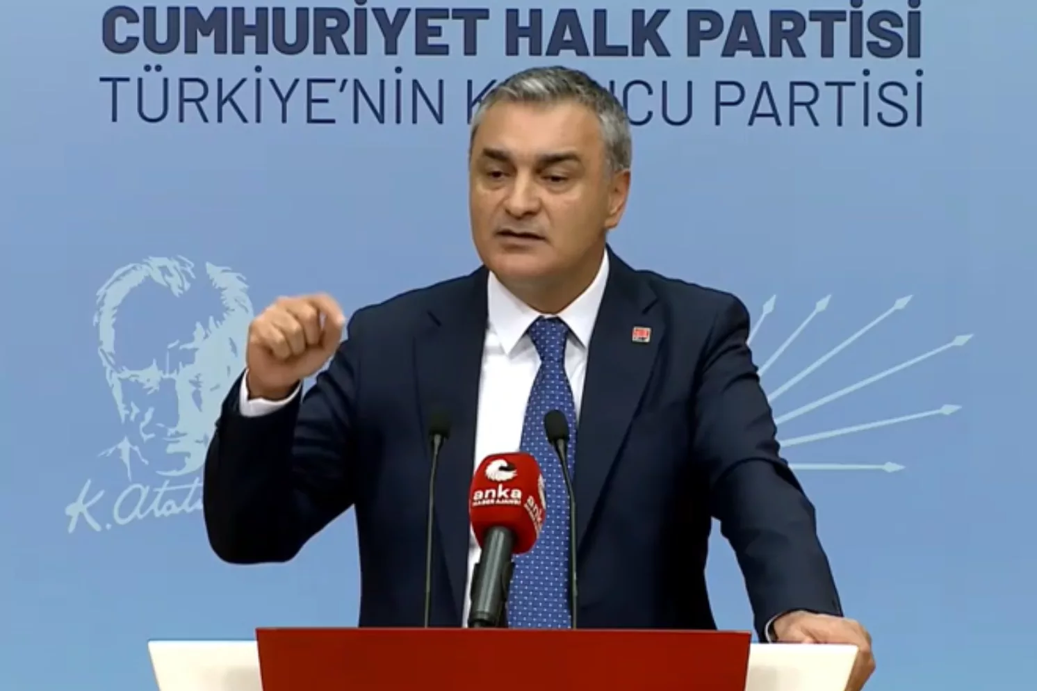 CHP'de 5 belediye başkanı disipline sevk edildi 