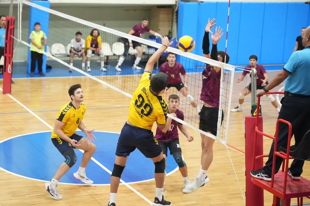 Bursa Yenişehirli voleybolcular filede 2'de 2 yaptı 