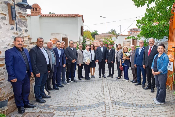 İzmirli muhtarlar Narlıdere'de buluştu 