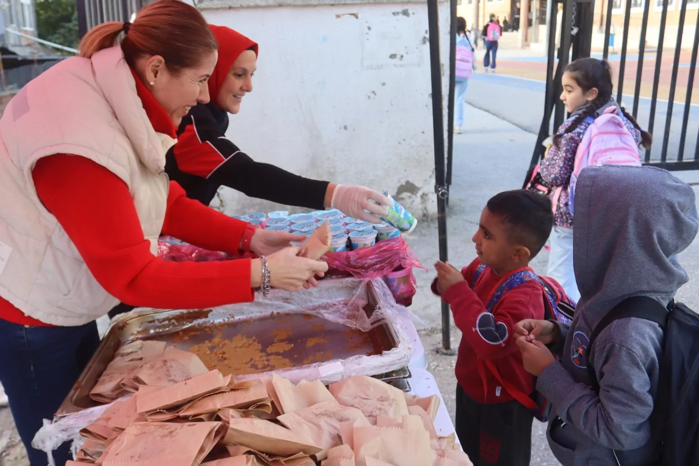 İzmit'te beslenme saati sürüyor 