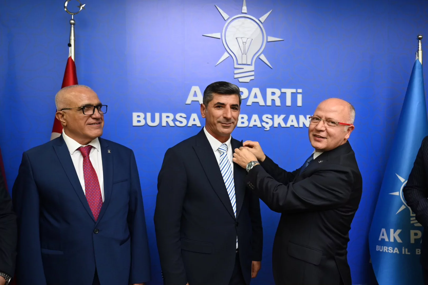 Bursa Yenişehir’de 2 belediye meclis üyesi AK Parti’ye katıldı 