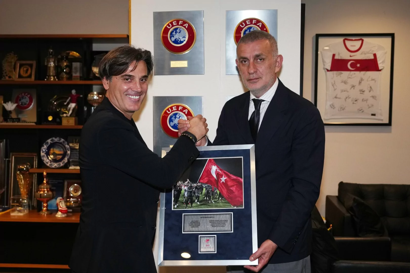 TFF Başkanı Hacıosmanoğlu, Montella ile vedalaştı 