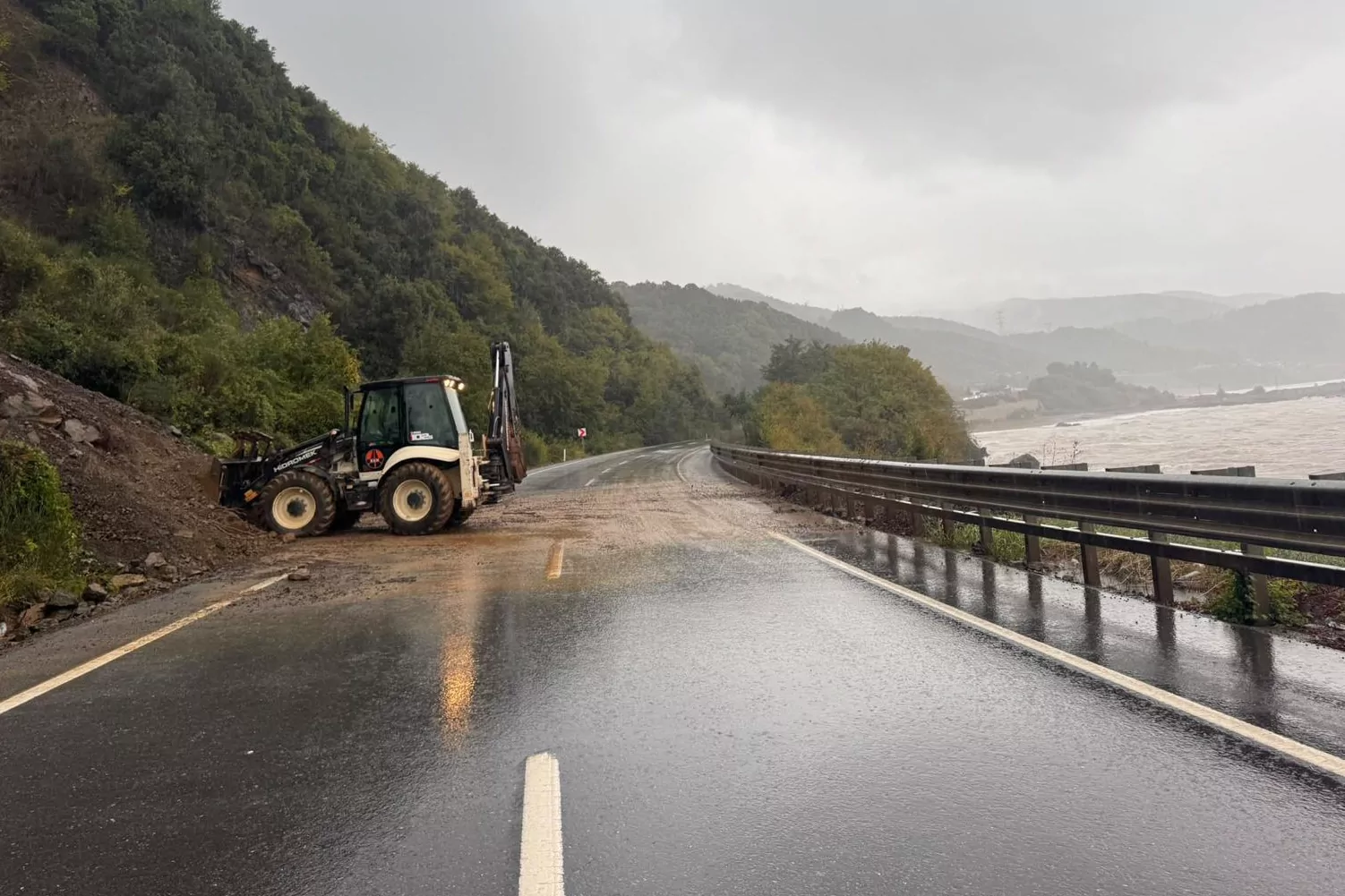 Zonguldak’ta sağanak: Bini aşkın personel sahada 