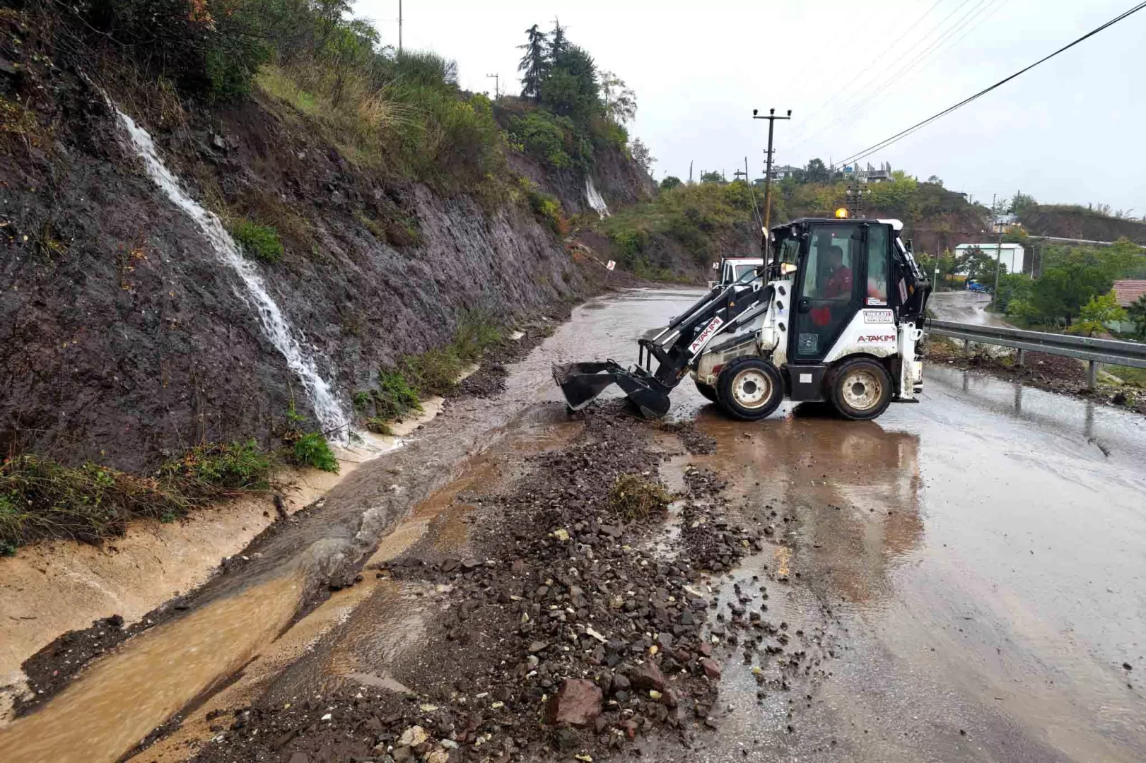 Kocaeli'de rekor yağışa canla başla mücadele 