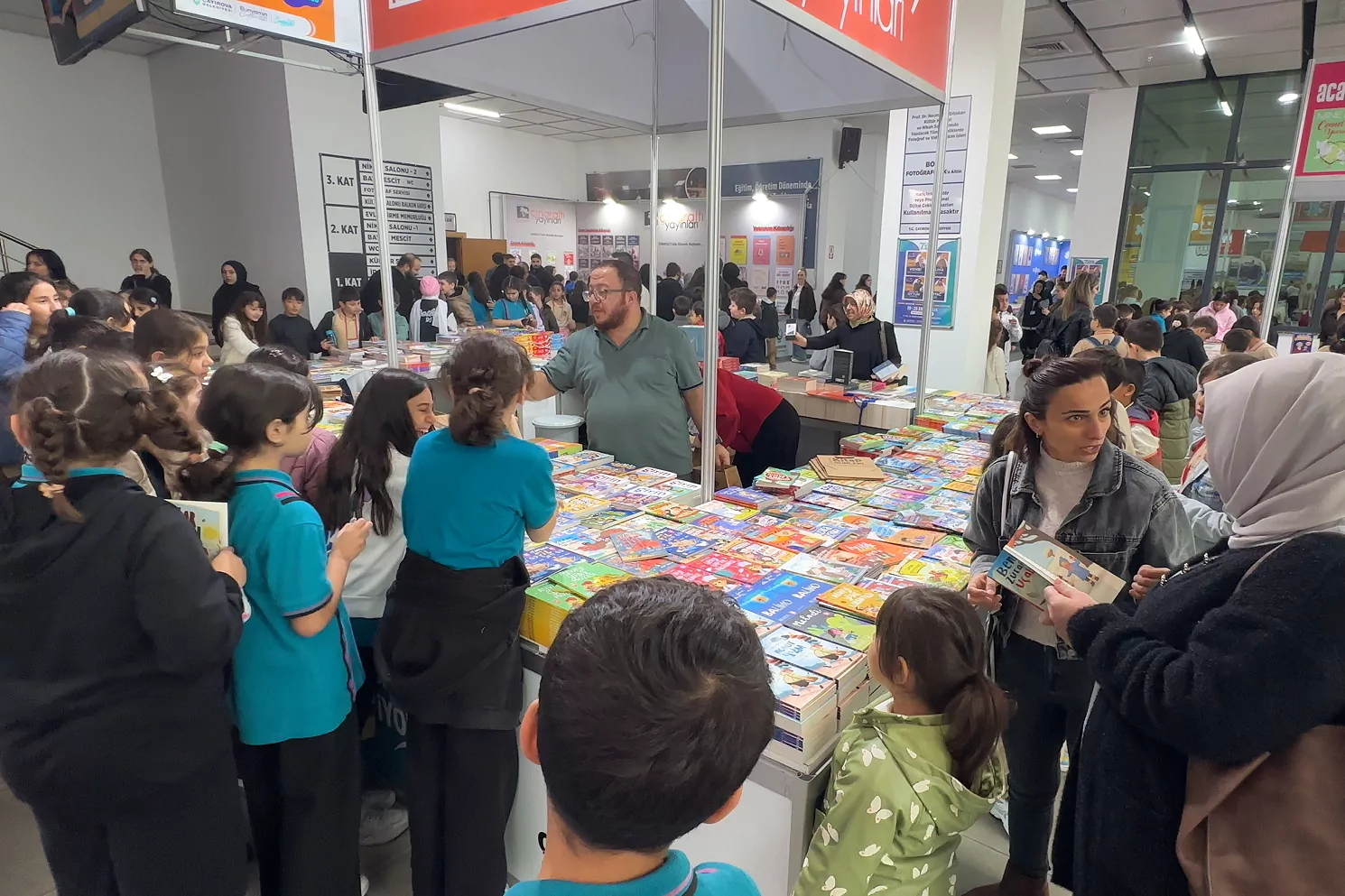 Çayırovalı kitapseverler, kitap günlerinden çok memnun 