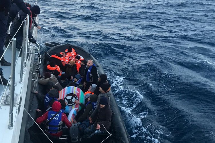 76 bine yakın göçmene sınır dışı! Sınır dışıda Avrupa'yı geride bıraktık -