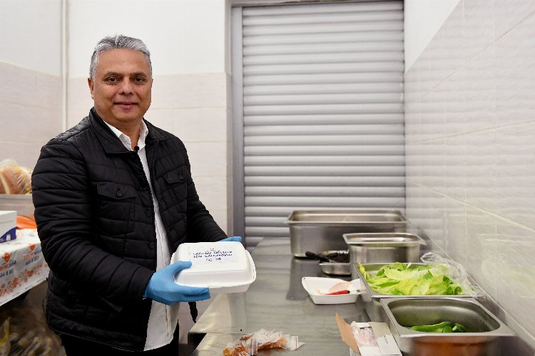 810 öğrencinin bir öğünü Muratpaşa'dan -